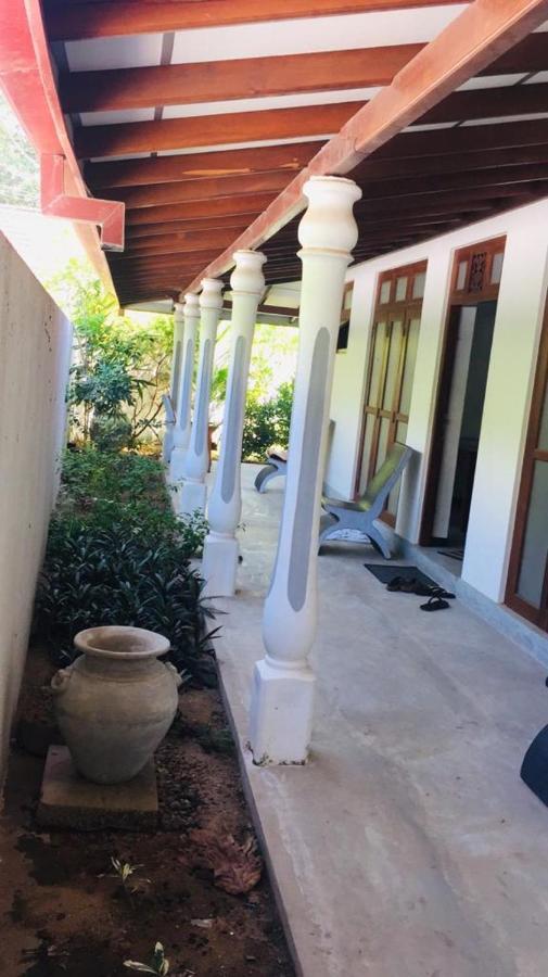 Villa Out Of Rupeace Unawatuna Esterno foto
